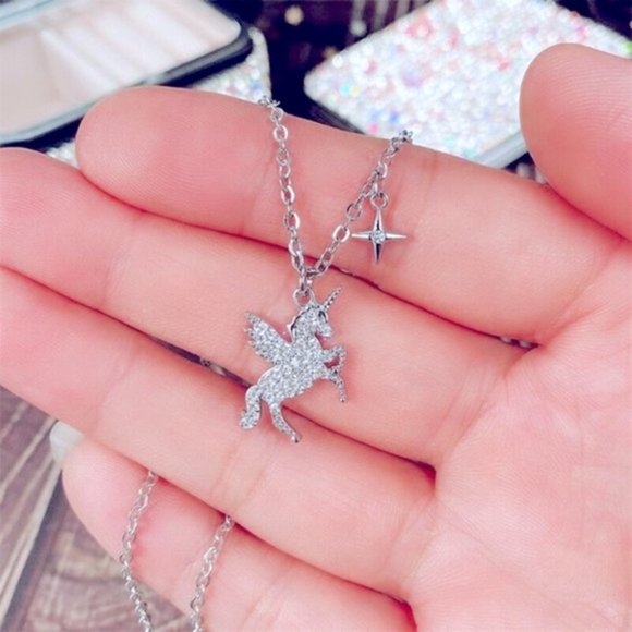 NEW Beautiful 925 Silver White Sapphire Unicorn Necklace - Picture 3 of 5